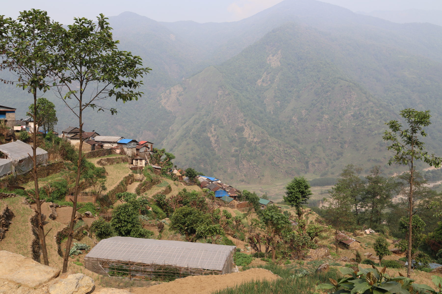 Le village de Bhujung à Lamjung, qui fait partie de la zone protégée de l’Annapurna. [Photo prise par EcoAct lors d'une récente visite sur le terrain]. 